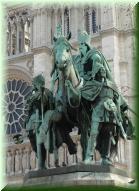 013_vor_Notre_Dame