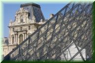 076_Louvre_Pyramide